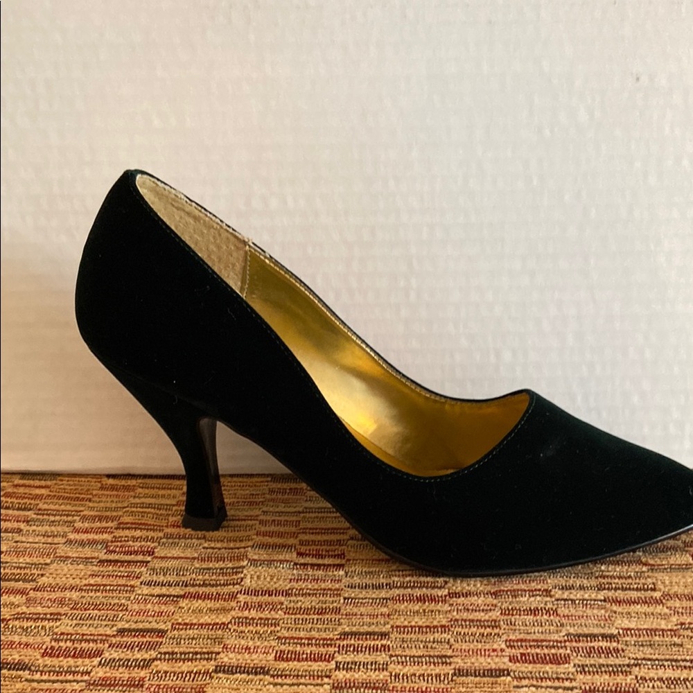 Green Heels with Curved Louis Heel